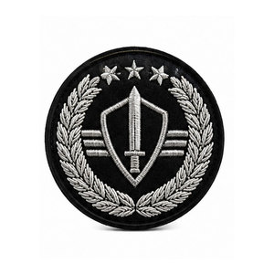 Badges pour bérets, accessoires de badges personnalisés au style classique et au design épuré pour les couvre-chefs et les vêtements professionnels - Product Image 1