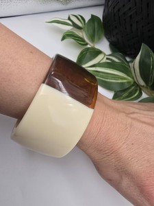 Resin Acrylic Handmade Opening <b>Bracelet</b> Trendy Round-Shaped <b>Bracelet</b> for Women Girls Customized Size Best Quality - Product Image 5