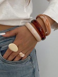 กำไลเรซิ่นทำมือ เครื่องประดับแฟชั่นพรีเมียมสำหรับผู้หญิง ขายส่ง คุณภาพส่งออก TCE Tce00 80 กรัม - Product Image 3