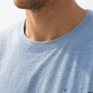 Camiseta de Hombre Azul Claro con Estampado de Palmeras y Luna, Estilo Tropical para Playa, Verano, Casual - Product Image 4
