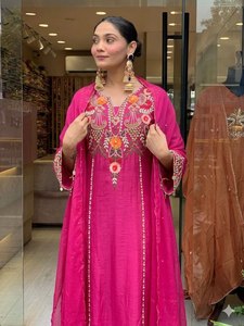 Ensemble Kurti pour femme en viscose pure et soie Chanderi brodée avec dupatta – Tenue ethnique festive - Product Image 3