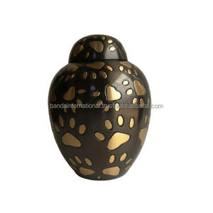 Urnes de crémation en laiton de haute qualité avec empreinte de patte urnes funéraires en métal fini de couleur or et blanc pour cendres humaines - Product Image 5