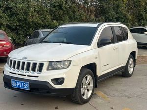Jeep Compass 2.4L 4x4 SUV compact avec toit ouvrant automatique, 5 portes, 5 places, voitures d'<span class=keywords><strong>occasion</strong></span> chinoises, conduite à gauche, importées - Product Image 1