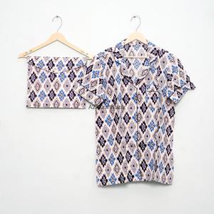 Nouvel ensemble de pyjama décontracté pour femme en coton tricoté de luxe, col en V, imprimé sur le devant, manches courtes, taille élastique avec cordon de serrage - Product Image 5