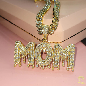 จี้สร้อยคอแบบกำหนดเอง "MOM" ประดับเพชรโมอิสซาไนต์ ทองคำ สร้อยคิวบันลิงค์ สไตล์ฮิปฮอป ของขวัญเครื่องประดับ - Product Image 4