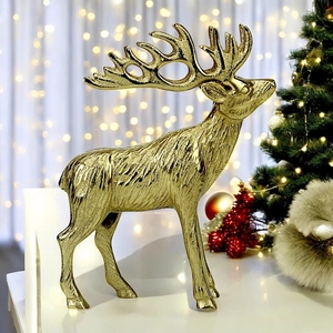 Figurine de renne en or coulé de qualité supérieure - Sculpture de cerf de Noël texturée et détaillée, pièce d'appoint pour les fêtes de luxe - Product Image 1