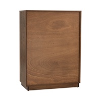 Meuble à chaussures minimaliste contemporain en bois avec portes coulissantes à lattes, finition noyer, autoportant, pour salon et entrée