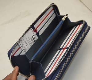 Women's Fashionable Large Capacity Long Wallet Genuine Leather RFID Zipper <b>Purses</b> Button Closure Polyester Lining Coronet - Product Image 5