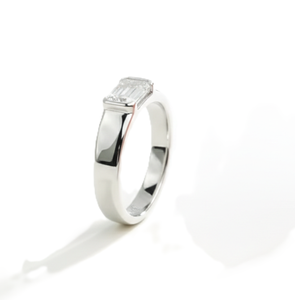 Bague Chevalière en Argent Sterling 925 et Or Massif 14K avec Diamant de Laboratoire Taille Émeraude et Diamant Solitaire Taille Ovale Sertie en Bezel – Vente en Gros - Product Image 4