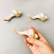 ที่วางตะเกียบแบบ Turban Shell เป็นมิตรกับสิ่งแวดล้อม ดีไซน์หรูหราทันสมัย ชุบเงิน เงางาม เหมาะสำหรับร้านซูชิ ร้านอาหารพิเศษ และมื้อค่ำ - Product Image 3
