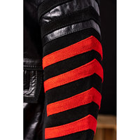 Veste de motard en cuir PU noir pour homme avec manches rayées rouges et boutons argentés, col montant, fermeture éclair