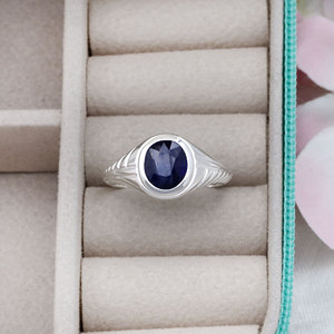 Bague en argent sterling 925 avec saphir bleu naturel, serti clos, pierre précieuse ovale, style classique, bijou unisexe pour usage quotidien - Product Image 2