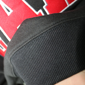 Sudadera Unisex Negra con Cuello Redondo, Estampado de Tarjetas Rojas, Corte Regular, Felpa Francesa de Algodón, Estilo Casual para Otoño, CLUSH SPORTS - Product Image 6