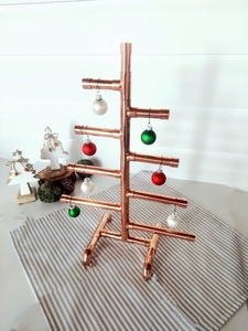 Sapin de Noël de taille idéale, design luxueux, plaqué or rose, personnalisable, avec branches droites. - Product Image 2