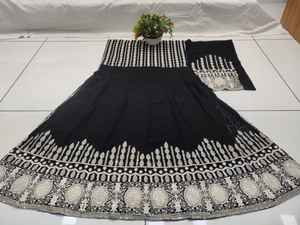 Eid Special Heavy Fox Georgette Gharara Suit avec broderie de fil à paillettes et beau travail de dos pour les fêtes - Product Image 5