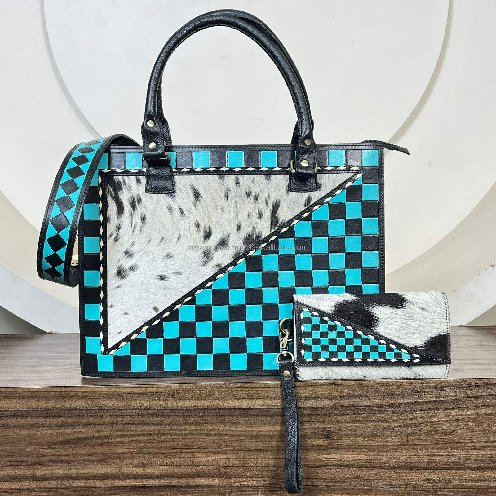 À carreaux noir et turquoise