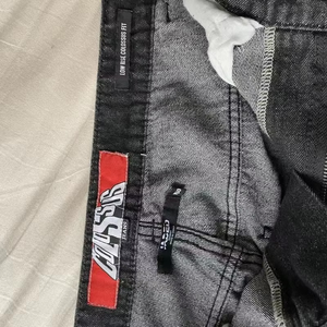 Neewet America Vente directe usine Jeans vintage délavés coupe ample hip-hop pour hommes, pantalon tendance cool et original, en stock, idéal pour un cadeau - Product Image 5