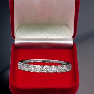 Anillo de Lujo de Oro de 9K, 1.50GM, 0.70Ct, Diamante Blanco Creado en Laboratorio, Corte VVS2, Certificado IGI, Chapado en Rodio, Estilo Vintage con Halo, Anillo de Novia Nuevo - Product Image 1