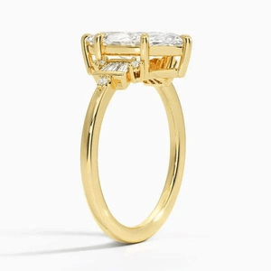 Anillo de Compromiso con Diamante de Corte Marquesa de 2.50 Quilates, Claridad VVS2, Color F, Oro Amarillo de 14K, Certificado IGI, Diamante Baguette Blanco CVD - Product Image 3