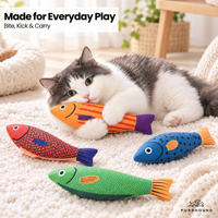 Jouet pour chat en forme de poisson doux avec clochette et herbe à chat