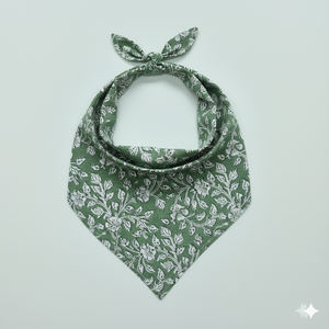 Pañuelo Cuadrado de Algodón con Estampado Floral Botánico, Inspirado en el Arte Artesanal, Transpirable, Suave para la Piel, Fresco y Femenino - Product Image 2