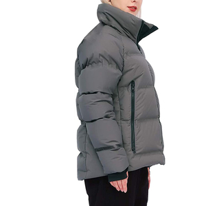 Manteau matelassé pour homme de haute qualité 100% nylon, logo personnalisé imprimé, respirant, imperméable, à capuche, réversible, en toile tricotée pour l'hiver - Product Image 4