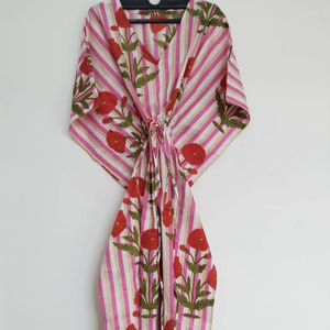 ชุดเดรสผ้าฝ้ายพิมพ์ลายดอกไม้ทำมือ น้ำหนักเบา สไตล์โบฮีเมียน เหมาะสำหรับคลุมชุดว่ายน้ำชายหาด - Product Image 1