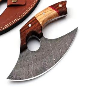 Cortador de Pizza de Acero de Damasco Hecho a Mano de Alta Calidad con Mango de Madera Personalizado y Funda de Cuero - Product Image 3