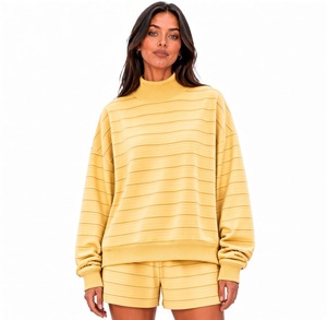 Conjunto de Sudadera Oversize con Hombros Caídos y Cuello Alto para Mujer, con Shorts Suaves a Juego, Ropa Cómoda para Descansar - Product Image 2