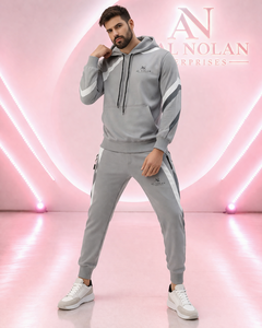 ชุดวอร์มผู้ชายสีเทาพร้อมโลโก้แบบกำหนดเอง |   ชุดฮู้ดดี้และกางเกงจ็อกเกอร์ |   ผู้ผลิตชุดกีฬาแบบ OEM สำหรับแบรนด์ส่วนตัว - Product Image 1