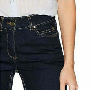 Shorts de mezclilla largos para mujer, estilo modesto, desgastados, tipo Bermuda, al por mayor, listos para enviar - Product Image 4