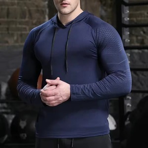 Fabricant de T-shirts de sport personnalisés à compression pour la gym, en coton, polyester et élasthanne de qualité supérieure, OEM, ODM, marque privée - Product Image 6