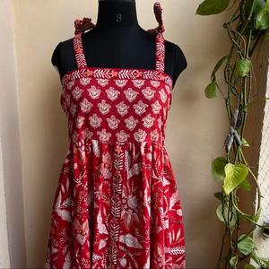 Robe en coton indien avec imprimé floral rouge, col carré, bretelles réglables, style vintage, robe longue avec poche - Product Image 1
