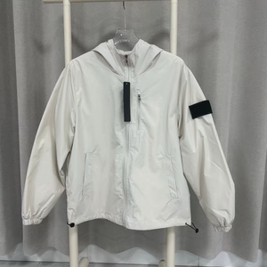 Badge St Men's & Women's Eco-Friendly Waterproof Windbreaker Jacket Loose Fit Winter Outdoor Quilted High Street Style - Product Image 4