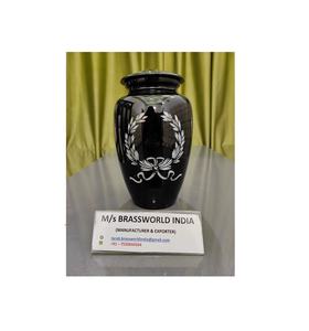 Urne funéraire en aluminium peint à la main pour adultes en Inde - Product Image 1