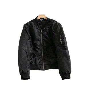 2024 nuevo Otoño Invierno prendas de vestir impermeable para hombres y mujeres chaqueta Bomber gruesa cálida poliéster nailon bordado béisbol no tejido - Product Image 1