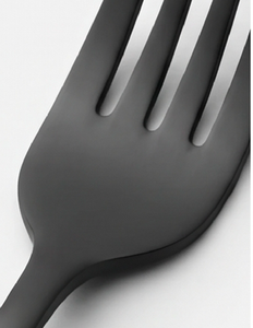 Ensemble de couverts noir mat au design minimaliste en acier inoxydable avec finition noire mate, compatible lave-vaisselle, idéal pour les fêtes et les restaurants - Product Image 2