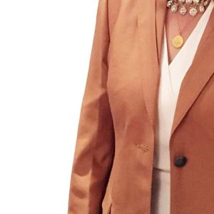 Blazer Dorado Camel para Mujer, Chaqueta Entallada con Escudo Bordado, Ropa Exterior Formal Profesional para Hermandades - Product Image 2