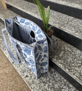 Sacs à bandoulière de haute qualité, faits à la main et imprimés à la main, avec fermeture éclair, pour le shopping et les voyages. - Product Image 1