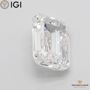 Anillo de Compromiso con Diamante de Laboratorio CVD de 3.50 Quilates, Corte Esmeralda, Excelente Calidad, con Certificado IGI, Color D, Claridad VVS1 - Product Image 3