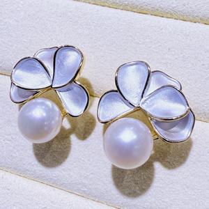 Boucles d'oreilles en perles d'eau douce Mantou de la nouvelle collection Zhuji 2025, or 14 carats, design chinois de papillon et de fleur, haute qualité, Nouvelle-Zélande - Product Image 1