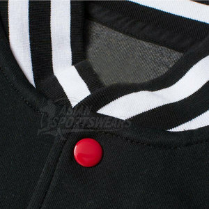 Chaqueta Varsity de Invierno para Hombre con Diseño Clásico, Forro Suave y Ajuste Cómodo, Perfecta para Uso Casual - Product Image 4