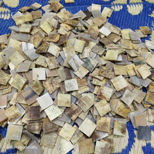 Pièce artisanale carrée en corne de bœuf blanche d'Afrique du Sud, écologique, moderne, polie naturellement, faite à la main, au meilleur prix - Product Image 2