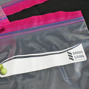 Sac alimentaire à double fermeture éclair robuste pour les opérations de restauration, offrant une fermeture fiable et une utilisation répétée - Product Image 5