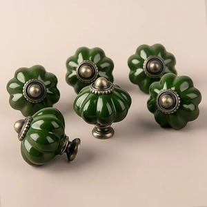 Boutons de meuble géométriques en bois avec incrustation de coquillage, poignées de tiroir contemporaines, quincaillerie de meuble durable, lot de 4 - Product Image 3