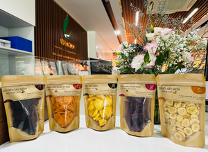 Nuestra mezcla de frutas secas crujientes ofrece una opción de refrigerio delicioso y saludable a un precio asequible. - Product Image 6