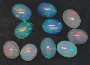 Opale d'Éthiopie ovale taille libre, pierres semi-précieuses de qualité supérieure, 10 pièces, 56,82 carats, cabochons d'opale d'Éthiopie pour bijoux - Product Image 1