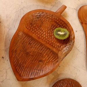 Assiette décorative en bois sculptée en forme de gland, plateau décoratif en forme de noix pour servir les fruits, plateau de service décoratif pour la maison - Product Image 1