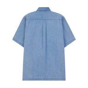 LD8163.1 Camisa de Mezclilla Casual de Manga Corta para Hombre, Transpirable, Ecológica, con Cuello Alto, Estilo Minimalista, Diseño Tonal Elegante - Product Image 4