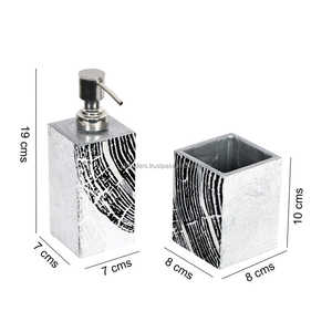 Juego de Baño de Resina Pintado a Mano por Diseñador, Modelo Love, Impermeable, Organizador 4 en 1 para Baños Modernos y para Regalo - Product Image 3